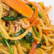 Hong Kong Style Noodles with Chicken and Vegetables