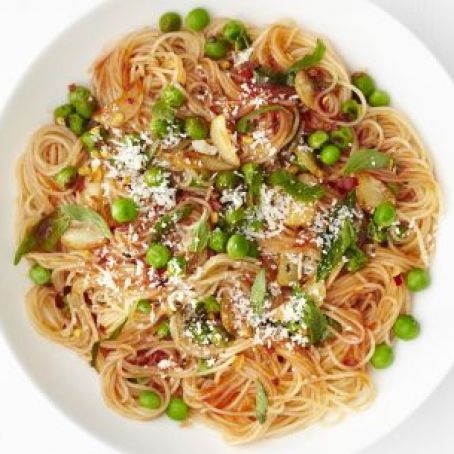 Garlic-Tomato Pasta with Peas