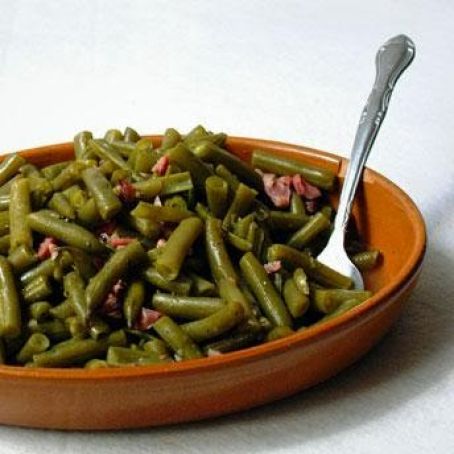 GREEN BEANS IN PORK STOCK