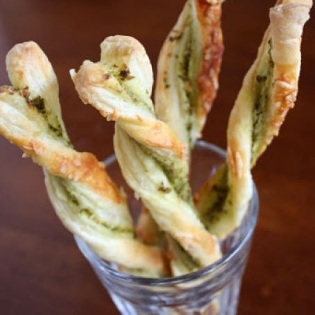 Pesto Straws