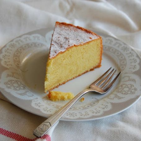 CAKE - Easy Almond Cake