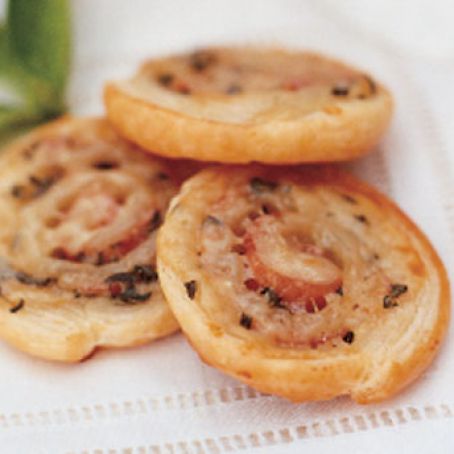 PROSCIUTTO AND GRUYERE PASTRY PINWHEELS