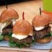Meat and Crispy Potatoes Sliders with Stilton Sauce