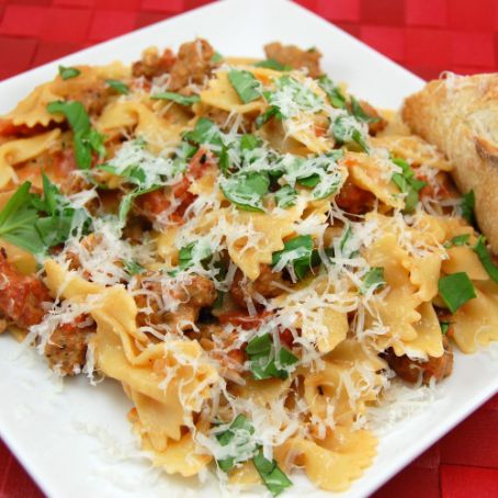 Farfalle Pasta with Sausage, Tomatoes and Cream