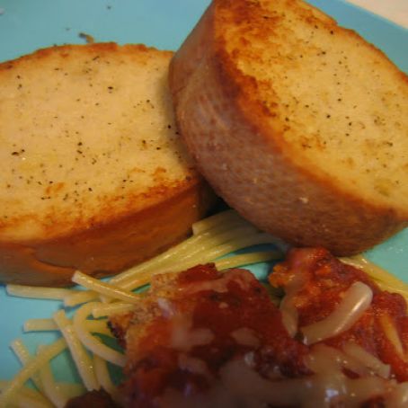 Make-Ahead Crispy, Buttery Garlic Bread