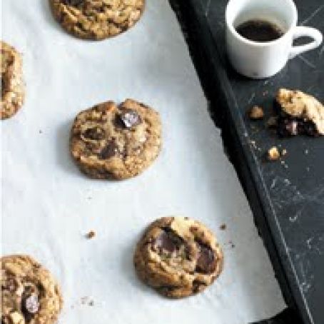 CHOCOLATE CHIP & NUT COOKIES