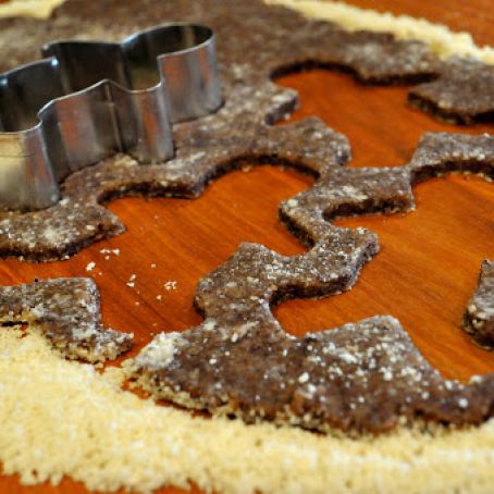 Paleo Spicy Gingerbread Cookies