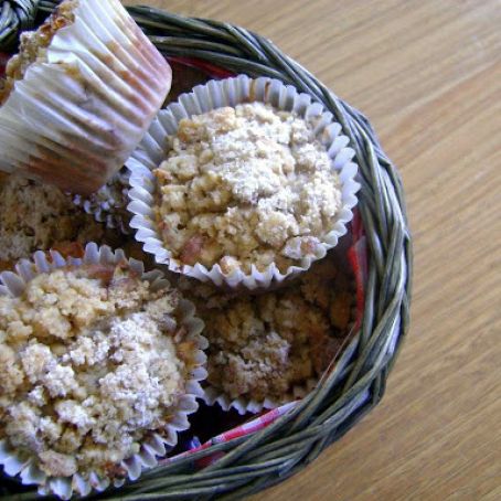 Healthy Apple Oatmeal Muffins