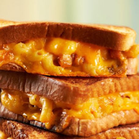 Mac & Cheese Grilled Cheese Sandwich