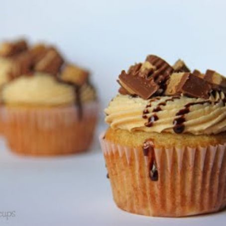 Banana Cupcakes with Peanut Butter Frosting