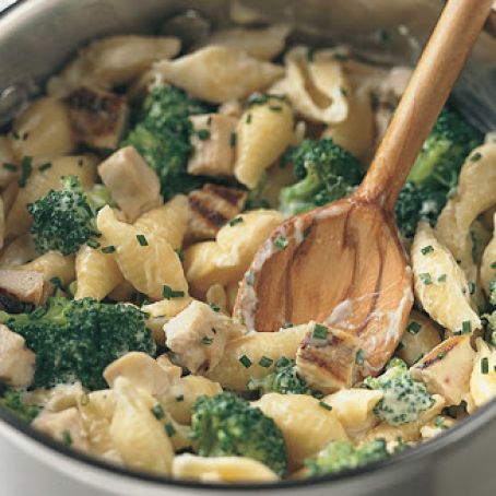 Mac and Cheese with Chicken and Broccoli