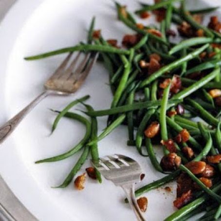 HARICOTS VERTS w/BACON & CHESTNUTS
