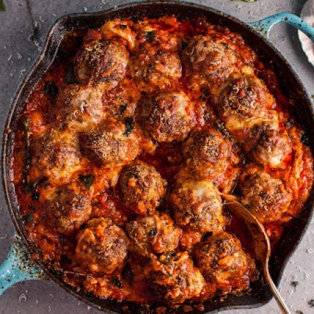 CHEESY BAKED MEATBALL SKILLET