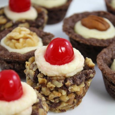 CHOCOLATE COOKIE CUPS