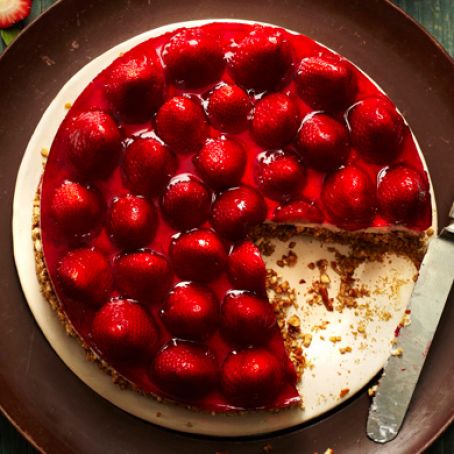 Retro Strawberries-and-Cream Pretzel Tart