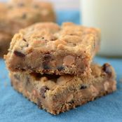Chocolate Chip Cookie Gooey Bars