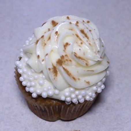 White Chocolate Pumpkin Cupcakes