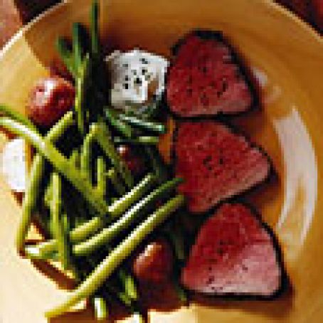 Beef Tenderloin with Garlic Horseradish Cream