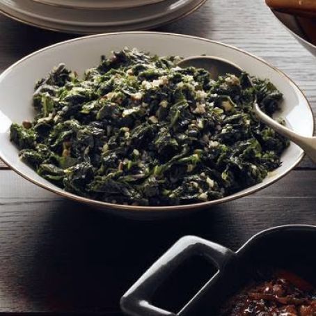 SAUTEED KALE w/GARLIC, SHALLOTS & CAPERS
