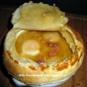 SOPA DE AJO EN CAZUELA DE PAN