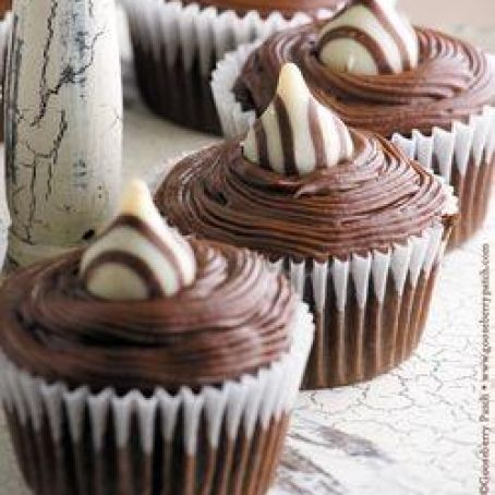 2-Kiss Cupcakes
