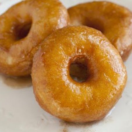 APPLE SPICE DOUGHNUTS