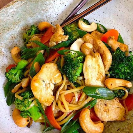 Chicken, Broccoli, & Cashew Stir-Fry