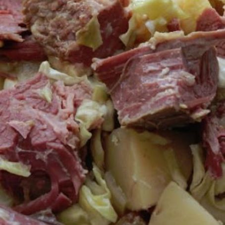 Guinness Corned Beef and Cabbage (Slow Cooker)
