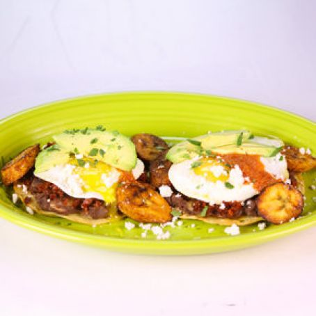 Huevos Motuleños (Mexican breakfast)