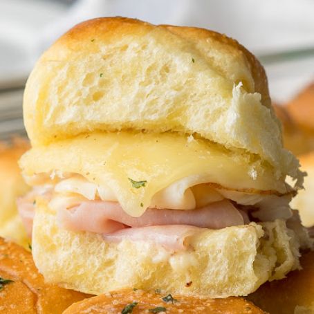 BUTTERY CHICKEN CORDON BLEU SLIDERS