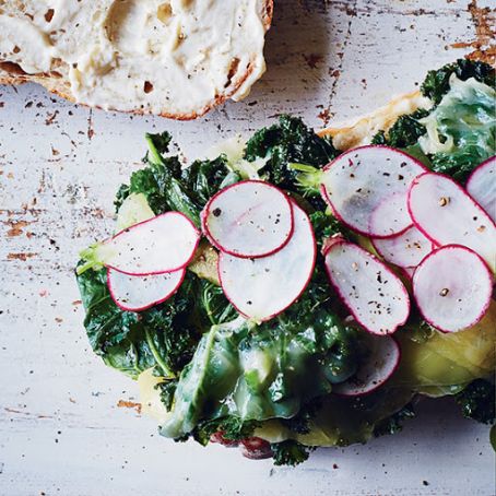 Garlicky Kale-and-Provolone Grinders