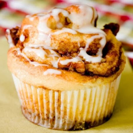 Apple Cinnamon Roll Cupcakes
