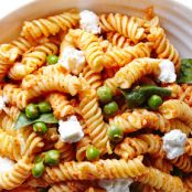 Quick and Easy Roasted Red Pepper Pasta