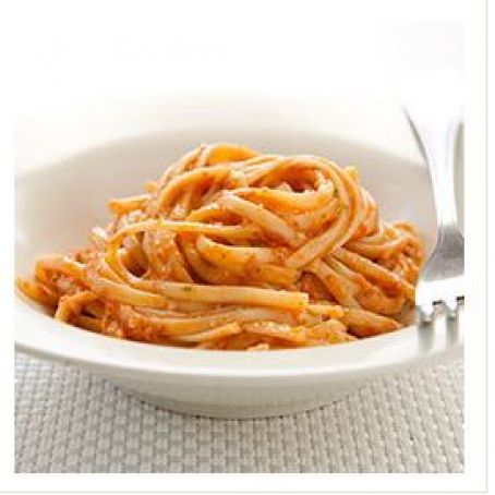 Pasta with Tomato and Almond Pesto (Pesto Alla Trapanese)