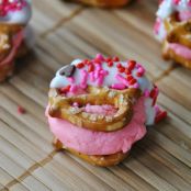 Cherry Cheesecake Pretzel Bites