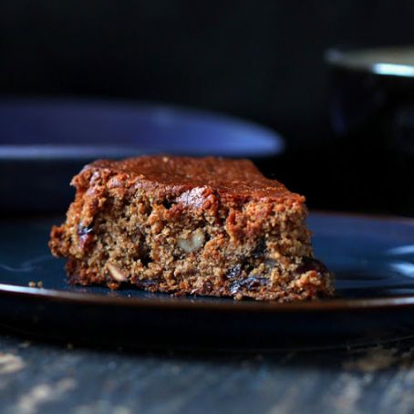 Spiced Fruit & Nut Christmas Cake (vegan)
