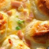 {OVERNIGHT} HAM, EGG, AND CHEESE MONKEY BREAD