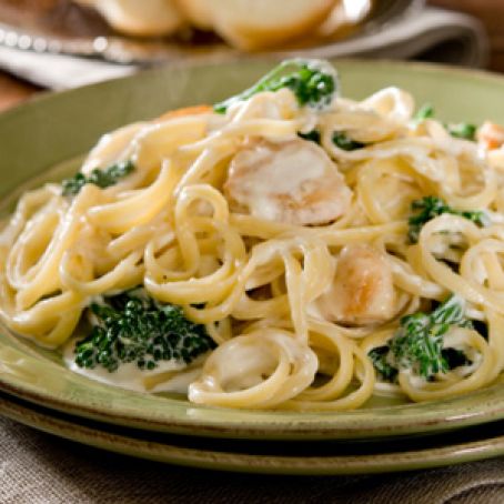 Pesto Chicken and Broccoli Alfredo