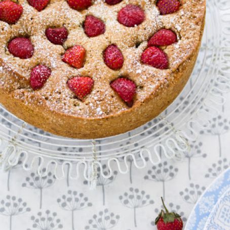 Strawberry Pistachio Cake