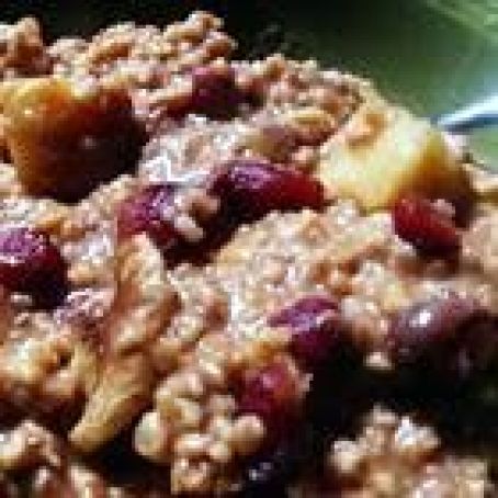 Slow Cooker Fruit, Nuts, and Spice Oatmeal