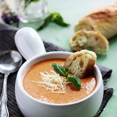 Slow Cooker Tomato Basil Cream Soup