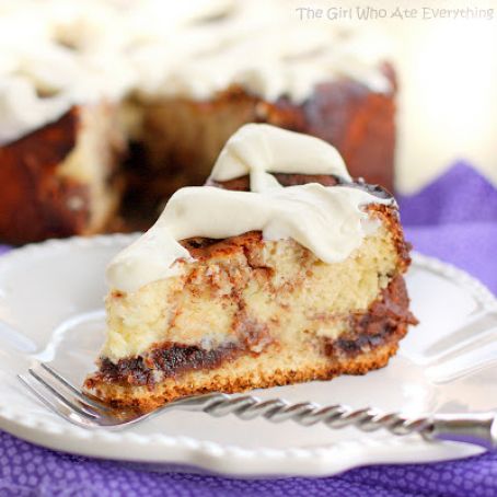 Cinnamon Roll Cheesecake
