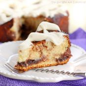 Cinnamon Roll Cheesecake