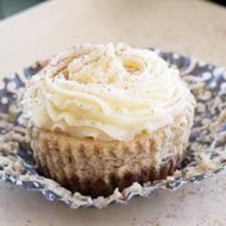 Mini Apple Cinnamon Cheesecakes