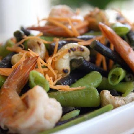 Stir-fried Mixed Colored Long Beans With Prawns & Cashew Nuts