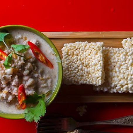 Khao Tung Na Tung (peanut, pork & shrimp dip served w/ rice crackers)