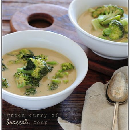 Addictive Green Curry of Broccoli soup