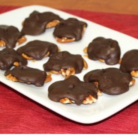 Homemade Chocolate Caramel Turtles