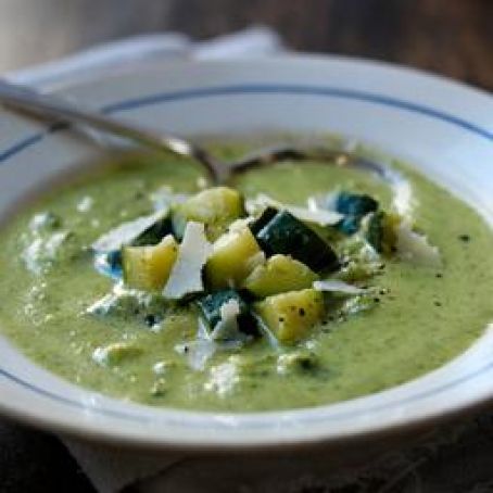 ZUCCHINI****Italian-style courgette and parmesan soup