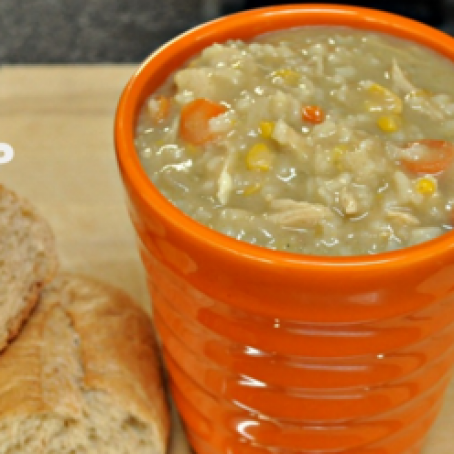 Easy Crock Pot Creamy Chicken and Rice Soup